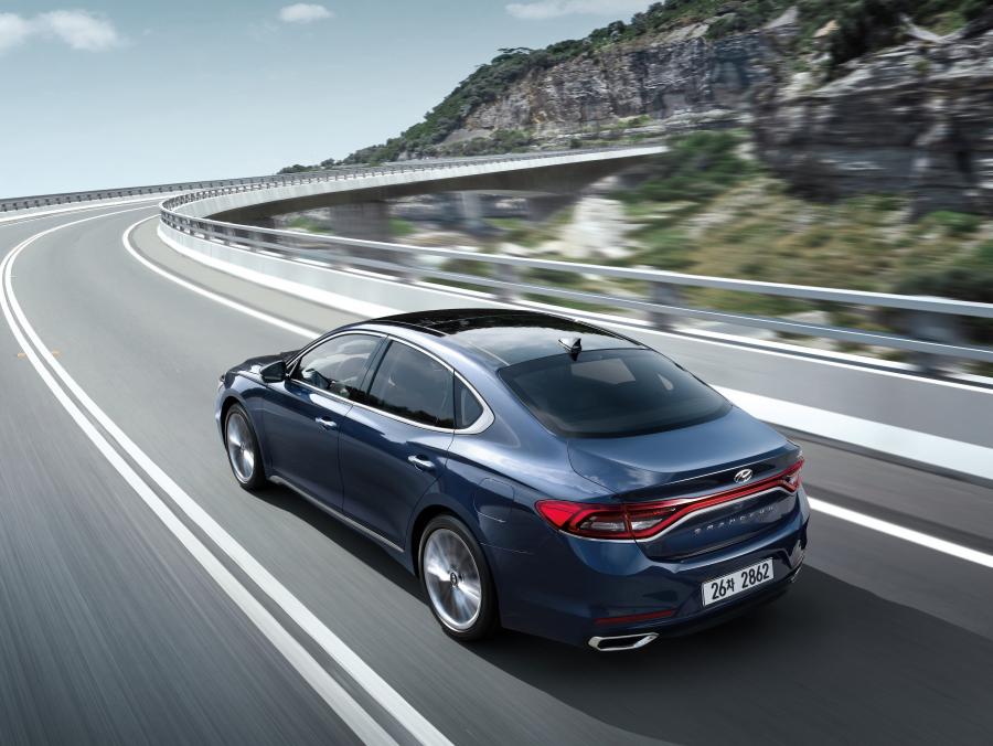 Hyundai Grandeur (IG) 2016 года  (фото 5 из 17)